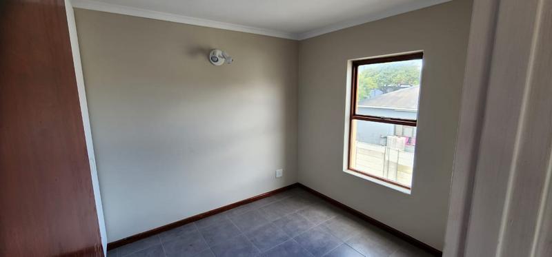 To Let 2 Bedroom Property for Rent in Goodwood Central Western Cape